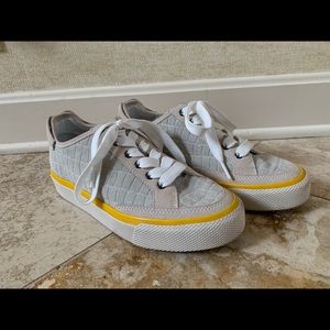 Rag and bone lace up shoes cream color size 7.5 (38)